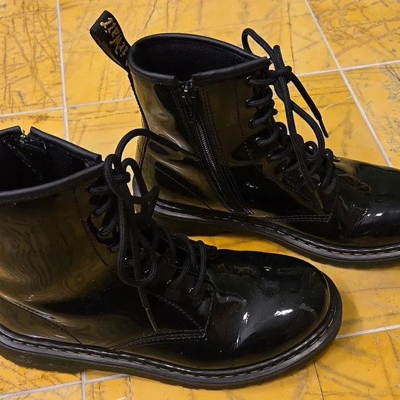 Dr Martens Airwair Boots - Picture 3 of 8